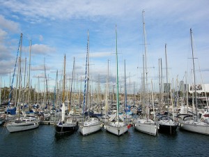 Renting a motorboat or luxury yacht in Spain